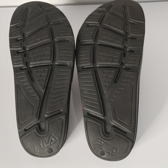 - FILA Flip Flops Slides - Picture 4 of 4
